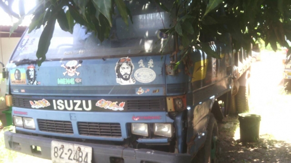 รถบรรทุก 6 ล้อดัมพ์ ยี่ห้อ อีซูซู 115 เพลาเอฟหน้า เอฟหลัง พวงมาลัยเพาเวอร์ตามสภาพ ราคา 250000 ต่อลองได้สนใจติอต่อ 0835601591 หรือ 0903494058