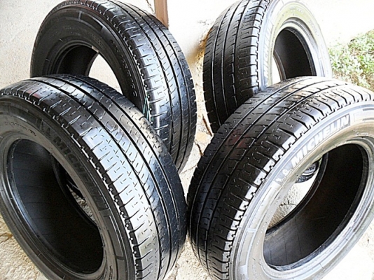 ยางกระบะขอบ16 มิชลิน 215-65-R16ลงพื้นปลายปี12 (4เส้น2,800บ)