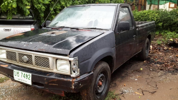 รถปิ๊คอัพนิสสัน สภาพพร้อมใช้งาน รถปิ๊คอัพนิสสัน สภาพพร้อมใช้งาน