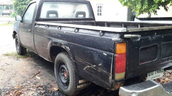 รถปิ๊คอัพนิสสัน สภาพพร้อมใช้งาน รถปิ๊คอัพนิสสัน สภาพพร้อมใช้งาน