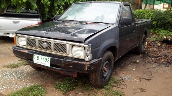 รถปิ๊คอัพนิสสัน สภาพพร้อมใช้งาน