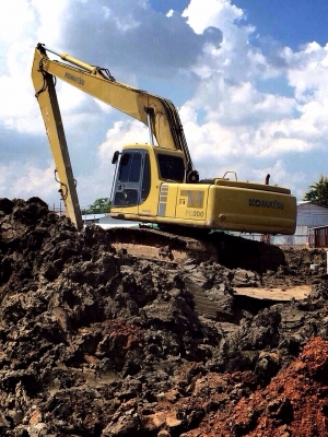 ขายรถแบคโฮ KOMATSU PC-200-6.LC มูมยาว ไฟฟ้าครบ เอกสารอิมวอย ลูเลอร์ ราคา1200000 ต่อรองคับ สนใจโทรจองเลย