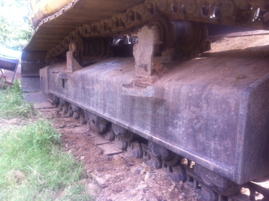 ขายรถแบคโฮ KOMATSU PC-200-7 ราคา 1600000 ต่อรองคับ สนใจโทรจองเลย