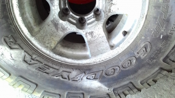 35X12.50R15 GOODYEAR WRANGLER MT/R มี 1 ล้อ tel.081-427-3941