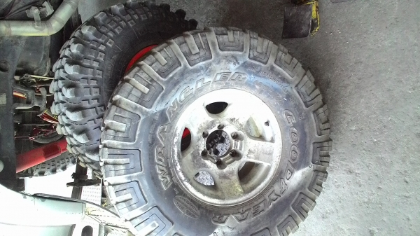 35X12.50R15 GOODYEAR WRANGLER MT/R มี 1 ล้อ tel.081-427-3941