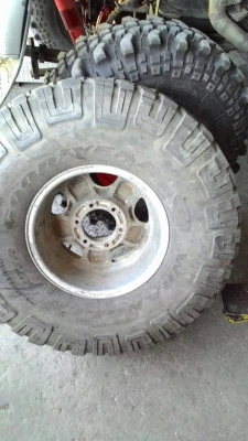 35X12.50R15 GOODYEAR WRANGLER MT/R มี 1 ล้อ tel.081-427-3941
