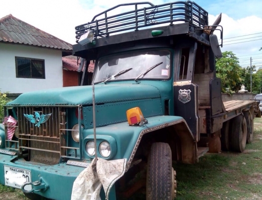 NISSAN UD 185 HP PE6 รถหัวยาวสิบล้อ 2 เพลา เทรลเลอร์ท้ายลาดขึ้นรถแบ็คโฮร PC 200 ได้เลยครับ เครื่องยนต์แรงดีแห้งดีไม่มีเยิ้ม หัวเก๋งสวยไม่มีผุภายในเก๋งคอนโซลครบพร้อม มีเกียร์กลางครบครัน ช่วงล่างแน่นคัชซีใหญ่ไม่มีแตกบวม ยาง 10 เส้นสภาพดีประมาณ 65\% พร้อมใช้ง