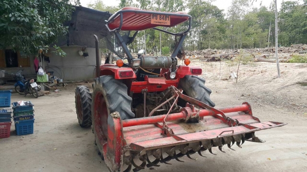 ขายรถไถ KUBOTA M 5000 สภาพดีเดิมๆพร้อมใช้งาน อุปกรณ์ครบ 3 ชิ้นมีพร้อมดันหน้า ผานพรวนและ โรตารี่
