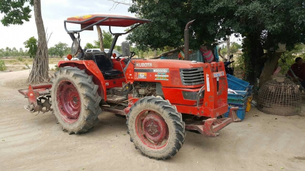 ขายรถไถ KUBOTA M 5000 สภาพดีเดิมๆพร้อมใช้งาน อุปกรณ์ครบ 3 ชิ้นมีพร้อมดันหน้า ผานพรวนและ โรตารี่