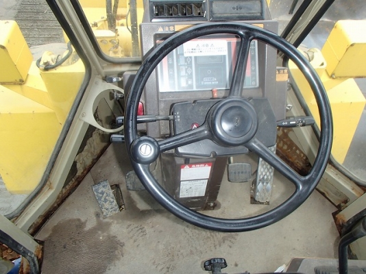 ขาย KOMATSU WA200-1 นำเข้าจากญี่ปุ่น 090-986-2521 อ๊อบ