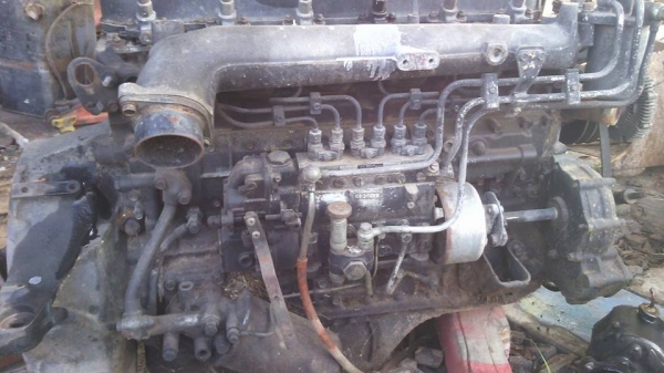 ขายเครื่องยนต์หกสูบ ของ  HINO กับ ISUZU