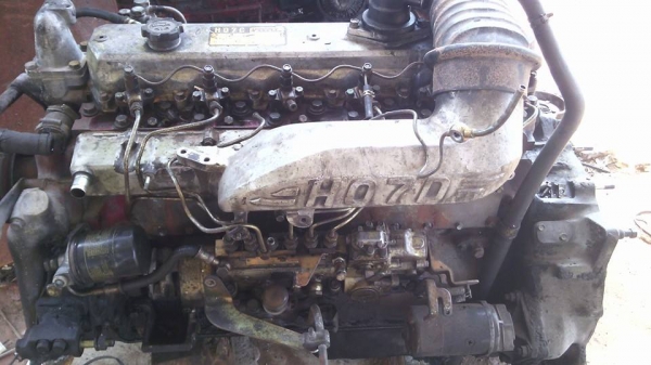 ขายเครื่องยนต์หกสูบ ของ  HINO กับ ISUZU