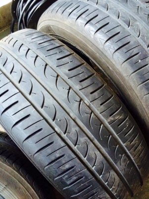 ยางขอบ 15" 195/55R15 ยางปี 13 Yokohama BluEarth   สภาพสวยๆทั้ง4 เส้น ยางยังนิ่มอยู่ครับ ดอกเต็ม ขาย 2,800 บาท  สนใจ โทร 062-121-9299 / 088-022-3848 ID Line : thidasasa https://www.facebook.com/thanintonyang