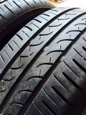 ยางขอบ 15" 195/55R15 ยางปี 13 Yokohama BluEarth   สภาพสวยๆทั้ง4 เส้น ยางยังนิ่มอยู่ครับ ดอกเต็ม ขาย 2,800 บาท  สนใจ โทร 062-121-9299 / 088-022-3848 ID Line : thidasasa https://www.facebook.com/thanintonyang