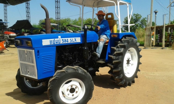 ขายรถไถแช้มป์384แรงพร้อมไช้งานโฟวินรถอยู่วังบัว คลองขลุง กำแพงเพชร  ราคา78000บาท   สนใจสอบุถามได้ที่081 3655997 อ๋าพร  พาเจริญ  ราคาต่อรองได้อีกนะครับ