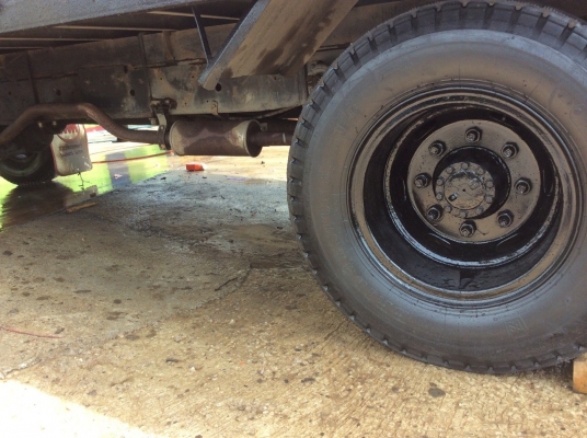 ISUZU 6ล้อบรรทุกติดเครน เครื่อง 185 แรง (6BF) 6เกียร์เดินหน้า  มีแอร์ พวงมาลัยพาวเวอร์ พร้อมเครน 3 T 3 ปอก  เครื่องดี ขับดี  ครัทซีสวย ขาย 390,000 บาท (ศุภากร 081-4252943)