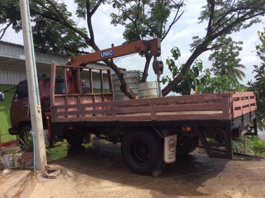 ISUZU 6ล้อบรรทุกติดเครน เครื่อง 185 แรง (6BF) 6เกียร์เดินหน้า  มีแอร์ พวงมาลัยพาวเวอร์ พร้อมเครน 3 T 3 ปอก  เครื่องดี ขับดี  ครัทซีสวย ขาย 390,000 บาท (ศุภากร 081-4252943)