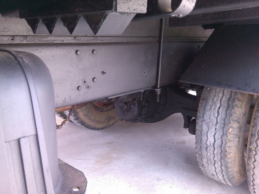 พ่อเลี้ยง จ.ลำพูนรับรถกลับบ้านเรียบร้อยครับ มิตซู ไอ้หลง FN527MA 6D16 -195 แรง 2เพา โลไฮเกียร์ใหญ่10 สปีค เทนเลอร์ลากแม็คโค PC 200 สภาพพร้อมบรรทุก ทะเบียนเอกสารพร้อมโอน ราคา 655,000บ ครับท่าน