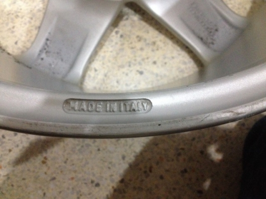 ล้อเเท้ OZ ขอบ17กว้าง7นิ้วครึ่งอ๊อฟ35ใส่ VOLVO 5รู108 สีเดิมสภาพสวยเก่าญี่ปุ่น