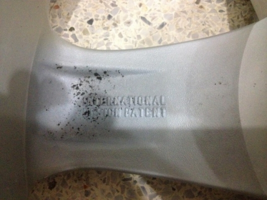 ล้อเเท้ OZ ขอบ17กว้าง7นิ้วครึ่งอ๊อฟ35ใส่ VOLVO 5รู108 สีเดิมสภาพสวยเก่าญี่ปุ่น