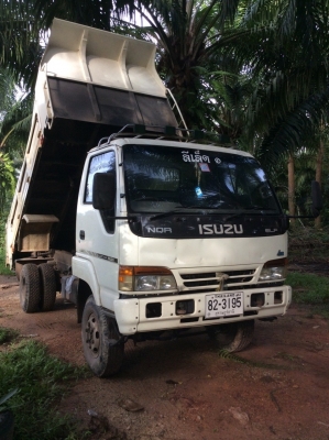 6ล้อISUZU ดั๊ม2เพลา (4WD) เครื่อง4HG1 (130 แรง)ครัทซีใหญ่ ช่วงล่างใหญ่ พาว์เวอร์ ไฟฟ้า รถเดิมๆสภาพสวยจัด มีสโลพร้อมใช้งาน ขาย 590,000 บาท (ศุภากร 081-4252943)