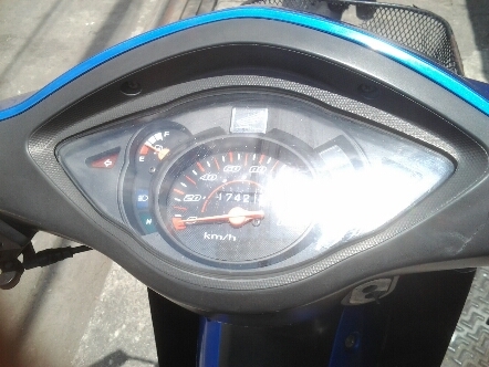 เวฟ100sปี51ตาทเท้า