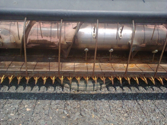 รถเกี่ยวข้าวคูโบต้าdc95gm