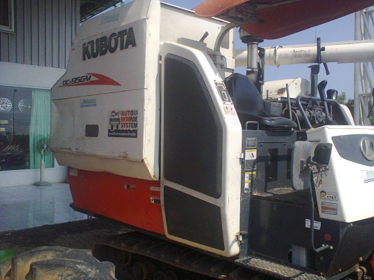 รถเกี่ยวข้าวคูโบต้าdc95gm