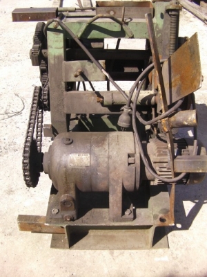 เครื่องดัดท่อดัดเหล็กเก่าญี่ปุ่นยี่ห้อ Plakeyไฟ3เฟส มีระบบเดินหน้าถอยหลัง เหมาะสำหรับงานก่อสร้างหรืองานท่อไอเสียหลายๆอย่างราคา 55,000บาท ดูสินค้าและต่อรองราคาได้ เครื่องดัดท่อดัดเหล็กเก่าญี่ปุ่นยี่ห้อ Plakeyไฟ3เฟส มีระบบเดินหน้าถอยหลัง เหมาะสำหรับงานก่อสร้างหรืองานท่อไอเสียหลายๆอย่างราคา 55,000บาท ดูสินค้าและต่อรองราคาได้