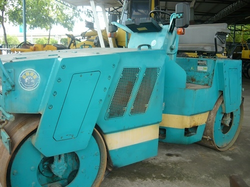 รถบดสั่นสะเทือน Sakai SW500 รถเก่านอก สภาพเดิมๆ พร้อมใช้งาน