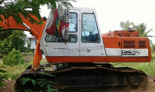 รถแบคโฮ ยี่ห้อ DAEWOO  รุ่น DH220LC  ปีจดทะเบียน 2540