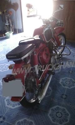 รถมอเตอร์ไซค์โบราณ ยี่ห้อ HONDA