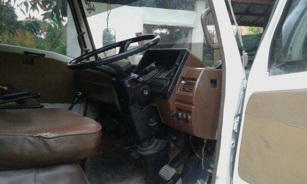 6ล้อดั๊มฮีโน่ปี36ห้างแท้พร้อมใช้เล่มพร้อมโอนแอร์หนาว 430000