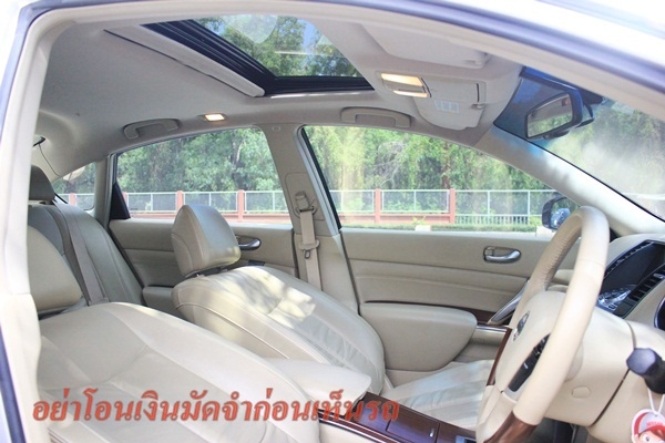 Navi+Sunroof 4หมื่นโลแท้ สภาพสดมาก พร้อมใช้ค่ะ Navi+Sunroof 4หมื่นโลแท้ สภาพสดมาก พร้อมใช้ค่ะ
