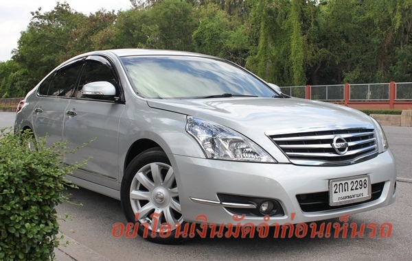 Navi+Sunroof 4หมื่นโลแท้ สภาพสดมาก พร้อมใช้ค่ะ