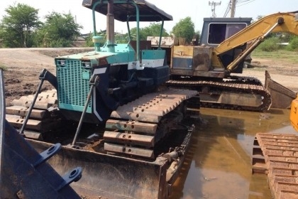 ขายรถแทรคเตอร์ KOMATSU D20PL-5 ตีนเป็ดกว้าง 70 เซนติเมตร ราคา 160000