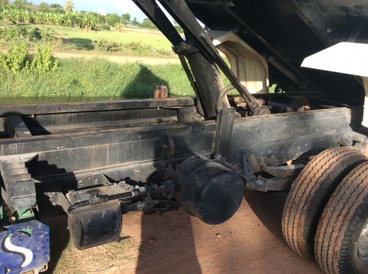 6ล้อISUZU ดั๊ม2เพลา (4WD) เครื่อง4HG1 (130 แรง)ครัทซีใหญ่ ช่วงล่างใหญ่ พาว์เวอร์ ไฟฟ้า รถเดิมๆสภาพสวยจัด มีสโลพร้อมใช้งาน ขาย 600,000 บาท (ศุภากร 081-1903107, 081-4252943)