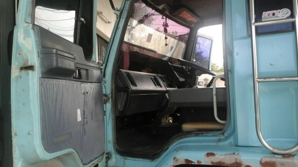 ขายรถบรรทุก 10 ล้อดัมพ์ ISUZU ROCKY 195 แรงม้า ราคา 870000