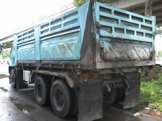 ขายรถบรรทุก 10 ล้อดัมพ์ ISUZU ROCKY 195 แรงม้า ราคา 870000