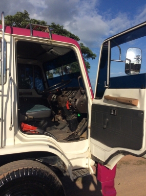 HINO10ล้อ F18 ดั๊ม 2เพลา เครื่องดี ครัทซีสวย แอร์เย็น พวงมาลัยพาว์เวอร์ เบรคจิ๊ฟฟี่ ขาย 700,000 บาท (ศุภากร 081-1903107, 081-4252943)