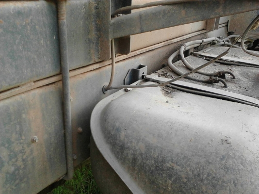 รถฮีโน่ 10 ล้อดั้ม FM3M  240 แรงม้า. ปี 38     สนใจติดต่อ  081 - 6079515