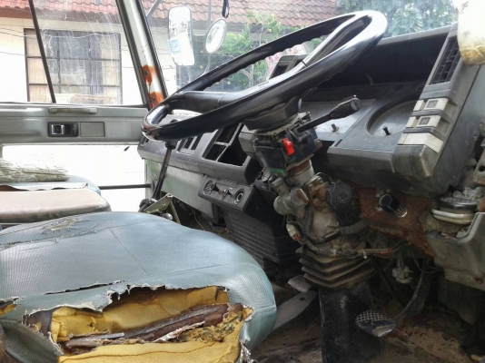 รถฮีโน่ 10 ล้อดั้ม FM3M  240 แรงม้า. ปี 38     สนใจติดต่อ  081 - 6079515