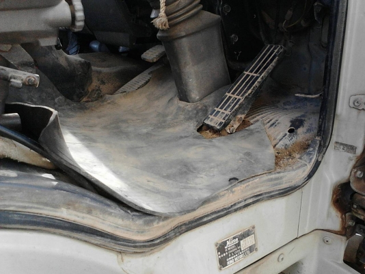 รถฮีโน่ 10 ล้อดั้ม FM3M  240 แรงม้า. ปี 38     สนใจติดต่อ  081 - 6079515