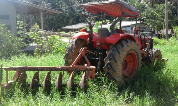 รถไถ KUBOTA 7040  ,  2 เพลา.     สนใจติดต่อ  081 - 6079515