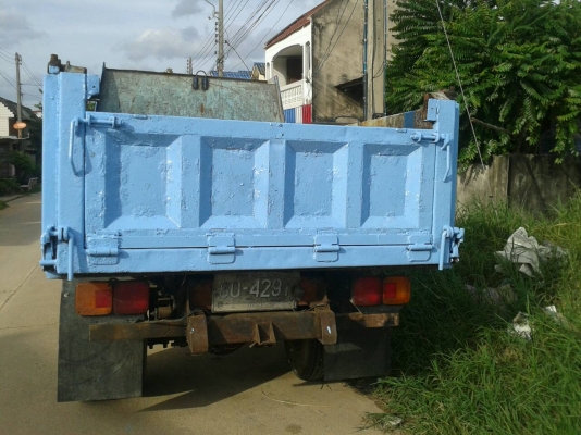 ขายรถบรรทุก 6 ล้อดัมพ์เล็ก ISUZU NKR 88 แรงม้าปี 2541 ราคา 350000