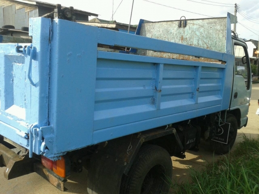 ขายรถบรรทุก 6 ล้อดัมพ์เล็ก ISUZU NKR 88 แรงม้าปี 2541 ราคา 350000