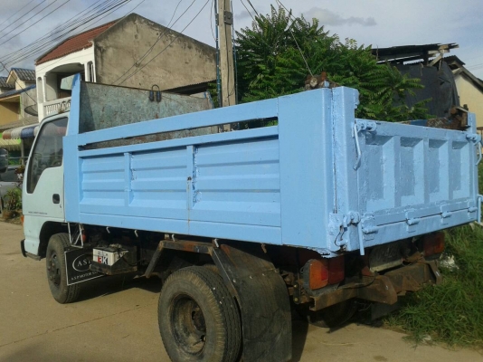 ขายรถบรรทุก 6 ล้อดัมพ์เล็ก ISUZU NKR 88 แรงม้าปี 2541 ราคา 350000