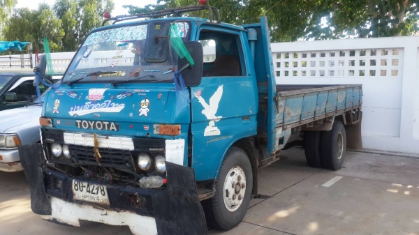 ขายหกล้อ TOYOTA BU 30 สภาพพร้อมใชงาน เครื่องเกียร์ดี คัชชีสวย ยางพร้อมใช้งาน เอกสารเล่มทะเบียนพร้อมโอน ราคาเบาๆ