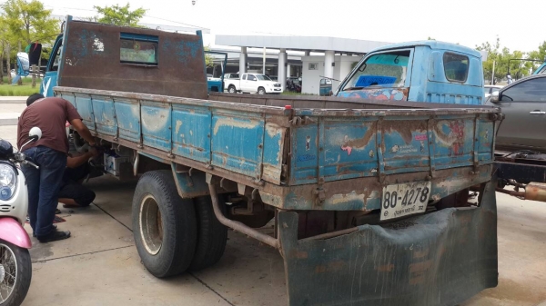 ขายหกล้อ TOYOTA BU 30 สภาพพร้อมใชงาน เครื่องเกียร์ดี คัชชีสวย ยางพร้อมใช้งาน เอกสารเล่มทะเบียนพร้อมโอน ราคาเบาๆ