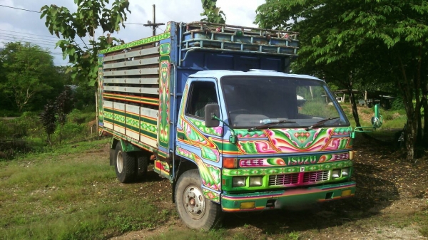 รถอีซูซุ 6 ล้อดั้ม NPR  110 แรงม้า.     สนใจติดต่อ  081 - 6079515